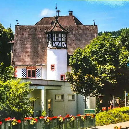 Mit Dem Roten Baum דירה *