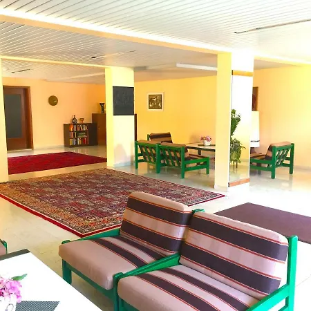 Mit Dem Roten Baum דירה טודמוס