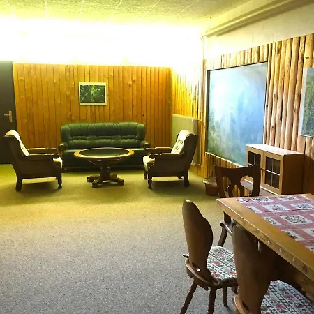 Mit Dem Roten Baum טודמוס