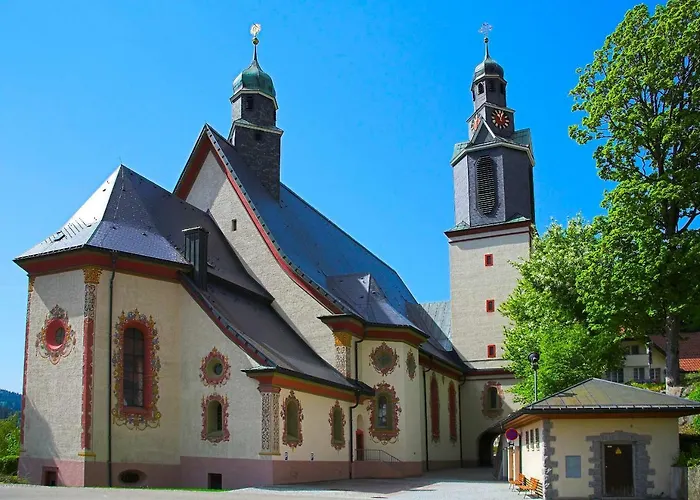 Mit Dem Roten Baum *