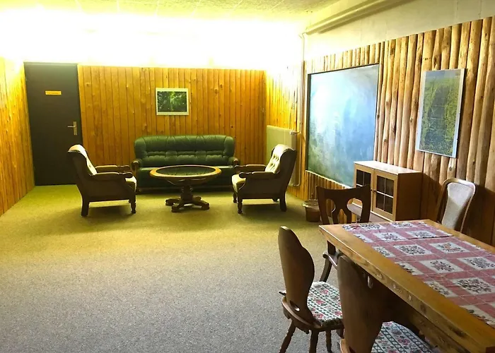 Mit Dem Roten Baum トートモース