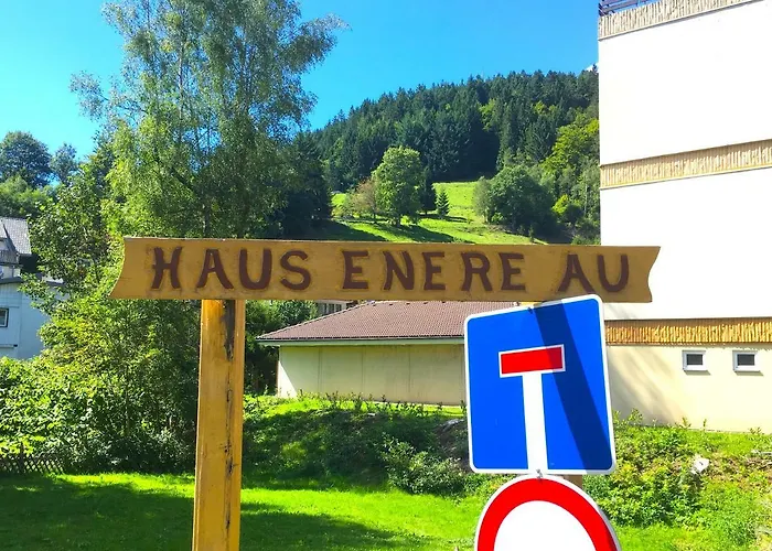 Mit Dem Roten Baum トートモース