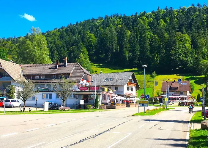 Mit Dem Roten Baum トートモース