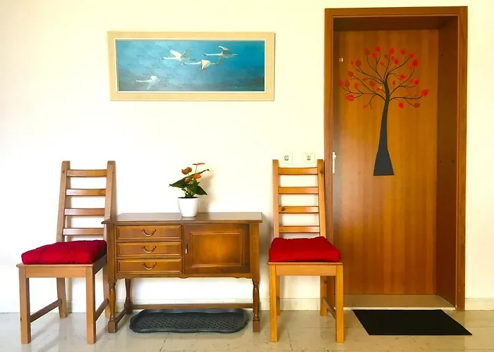 Mit Dem Roten Baum トートモース